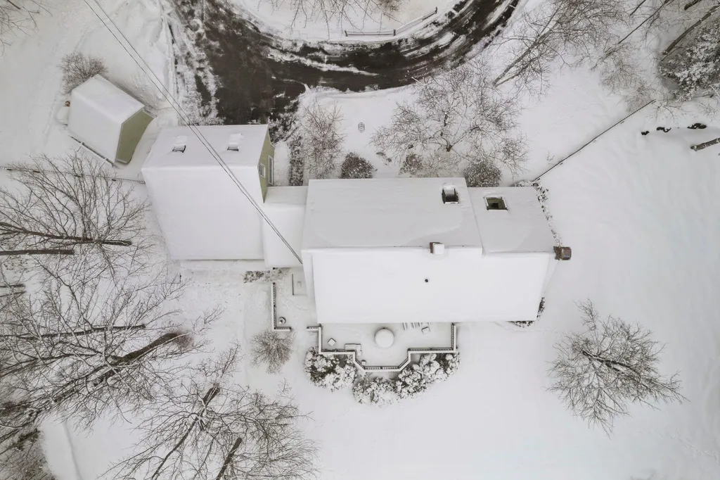 18 Chalk Pond Road Newbury NH 03255