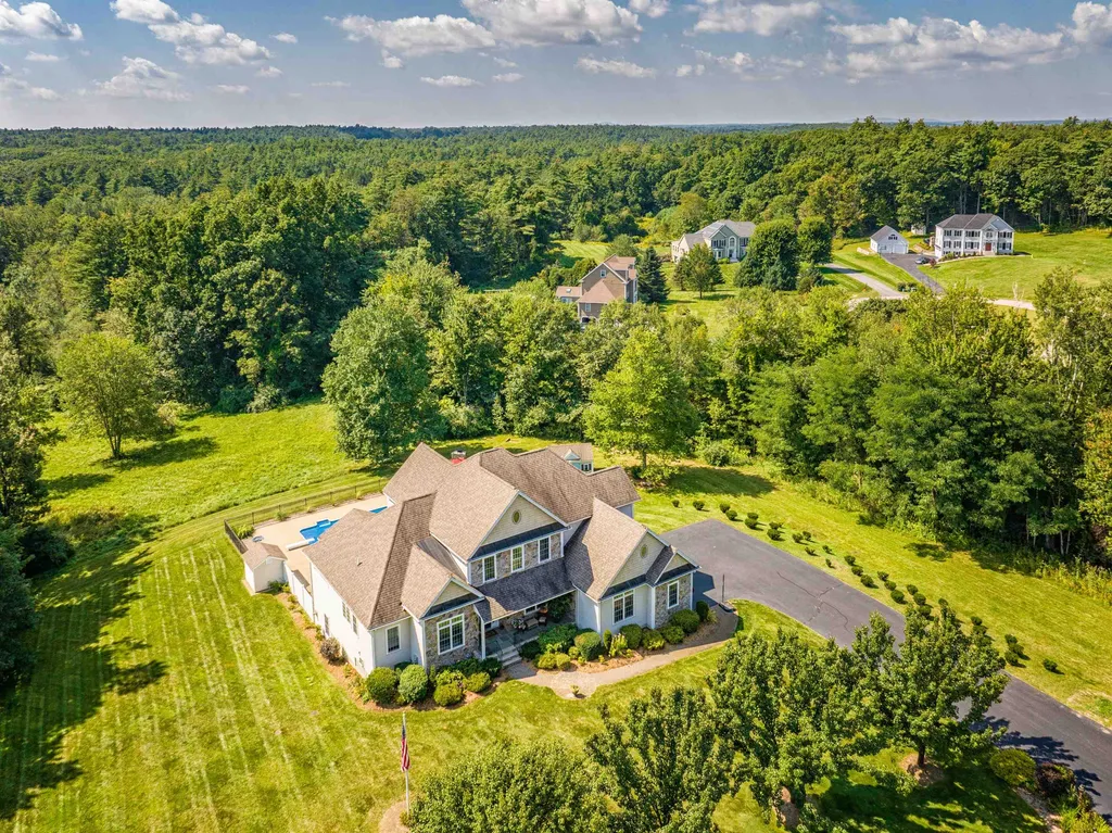 1 Cole Circle Madbury NH 03823