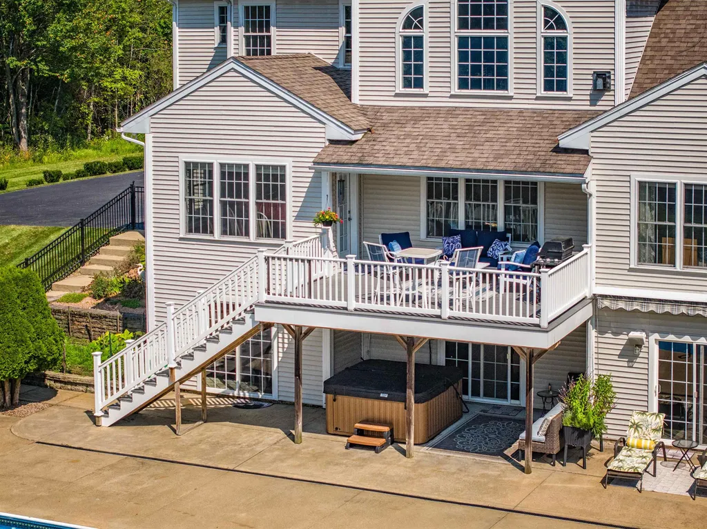 1 Cole Circle Madbury NH 03823