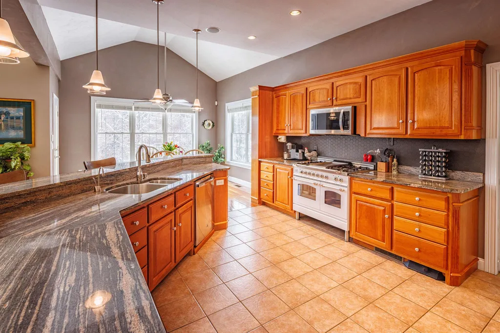 1 Cole Circle Madbury NH 03823