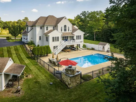 1 Cole Circle Madbury NH 03823