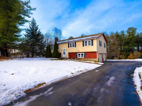 19 Winnhaven Drive Hudson NH 03051
