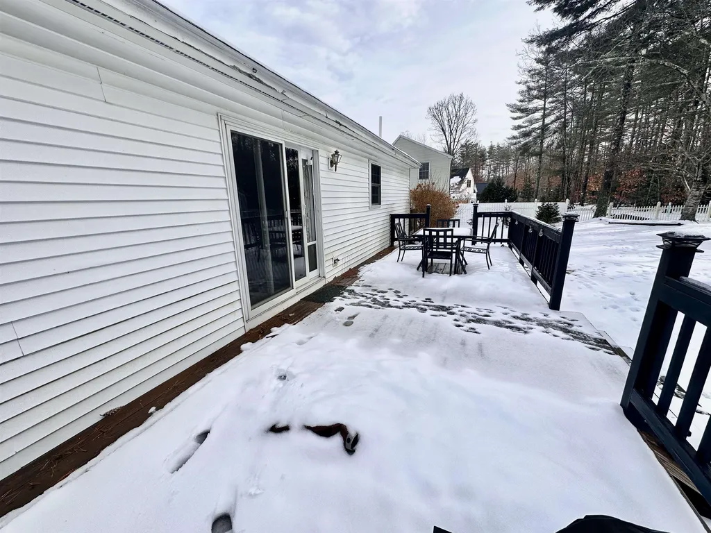 59 Stillwater Circle Rochester NH 03839