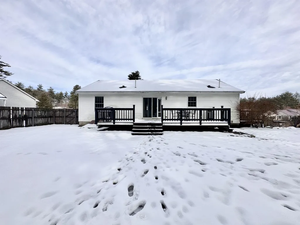 59 Stillwater Circle Rochester NH 03839