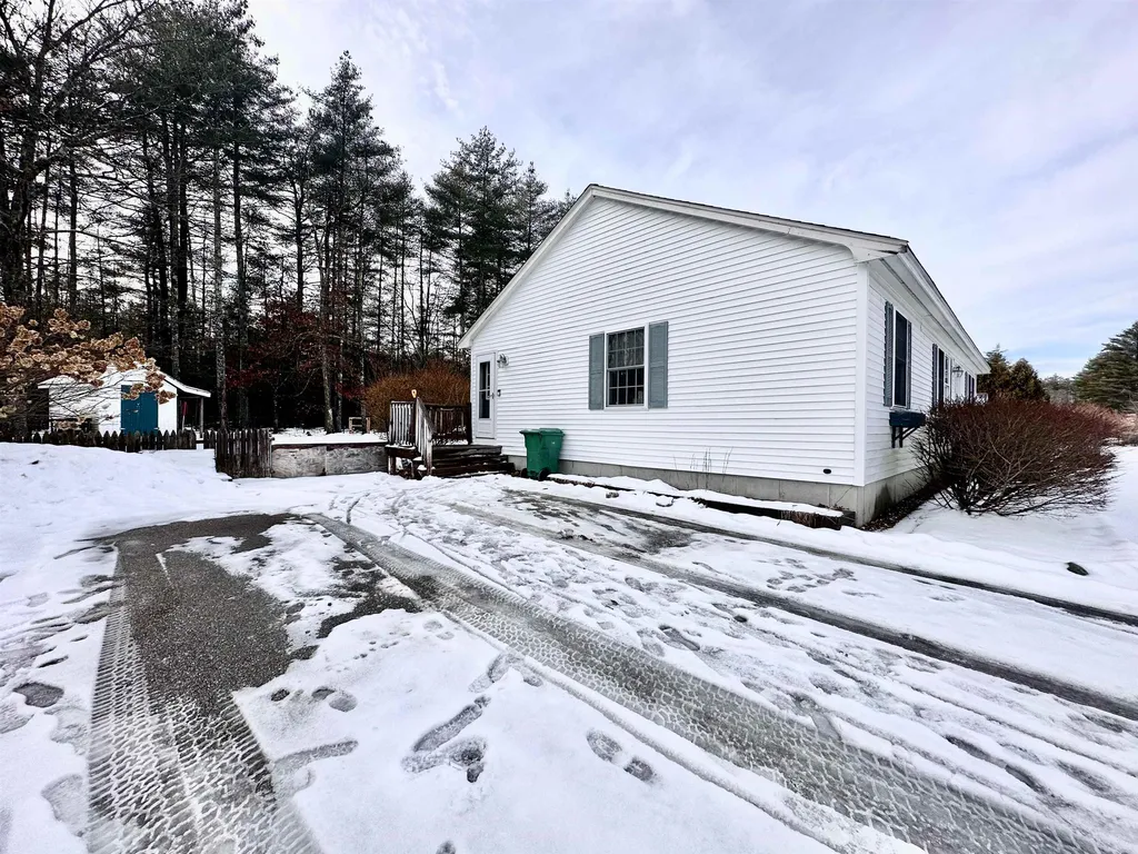 59 Stillwater Circle Rochester NH 03839