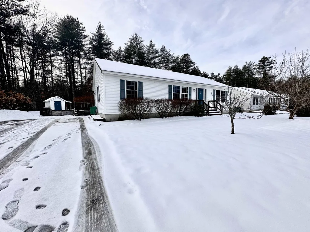 59 Stillwater Circle Rochester NH 03839