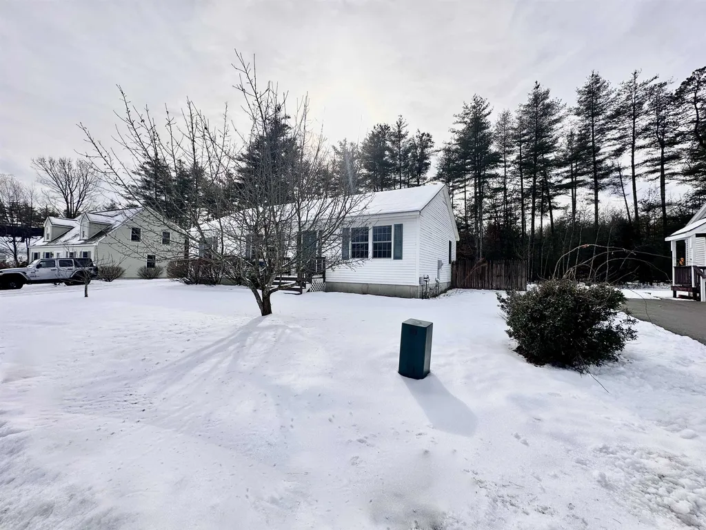 59 Stillwater Circle Rochester NH 03839