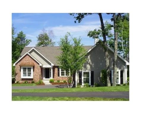 83 Pondview Lane Manchester NH 03102