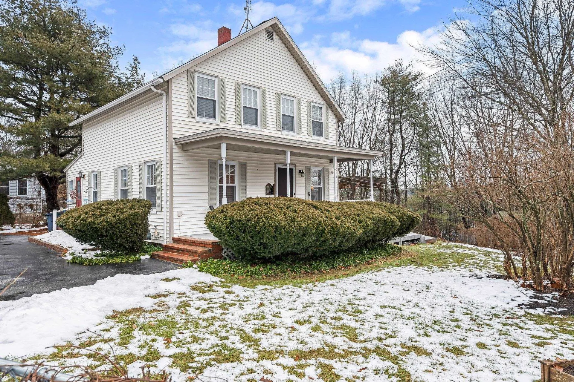 21 Lafrance Avenue Nashua NH 03064