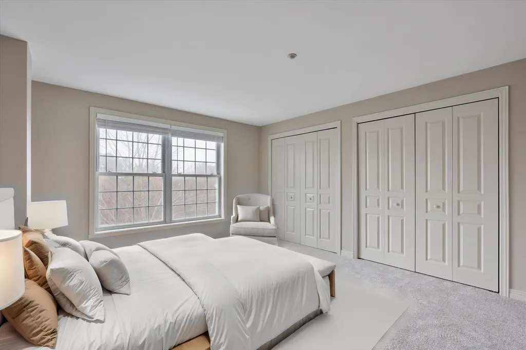 11 Intervale Court Hudson NH 03051