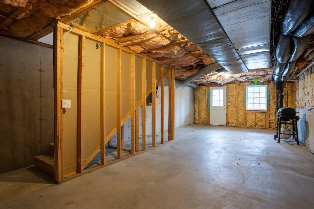 11 Intervale Court Hudson NH 03051