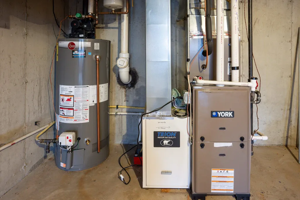 11 Intervale Court Hudson NH 03051