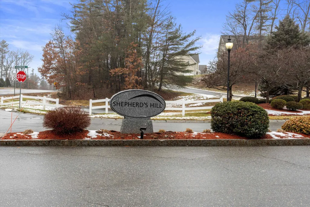 11 Intervale Court Hudson NH 03051