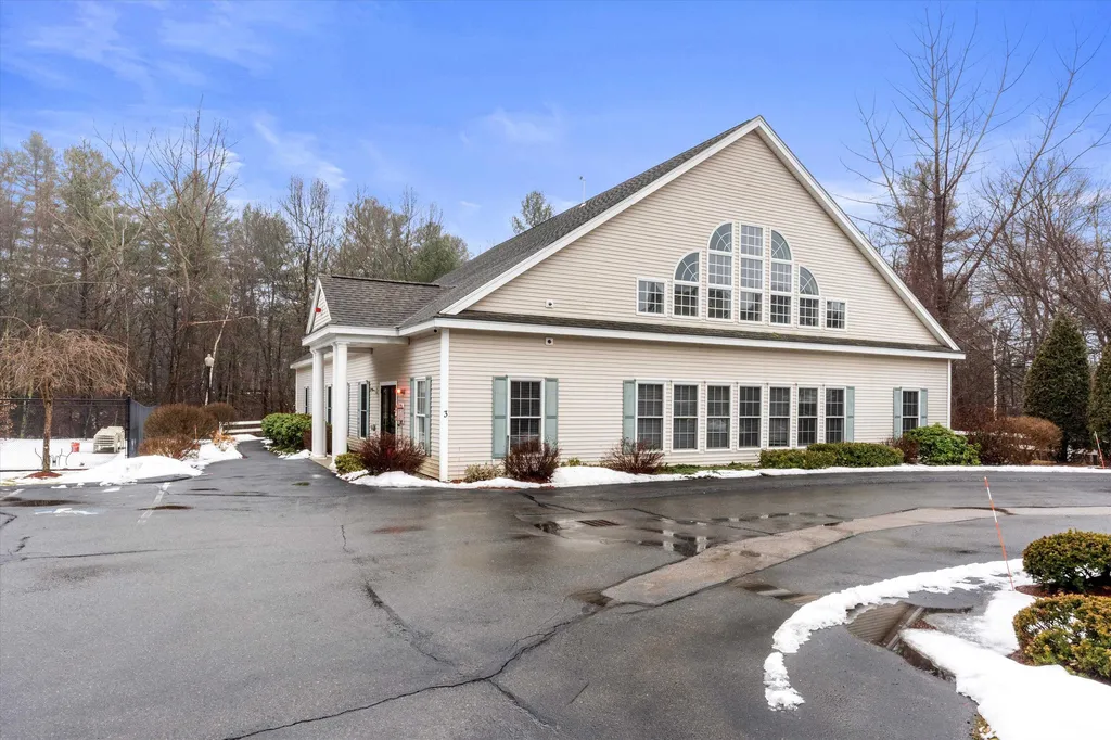 11 Intervale Court Hudson NH 03051