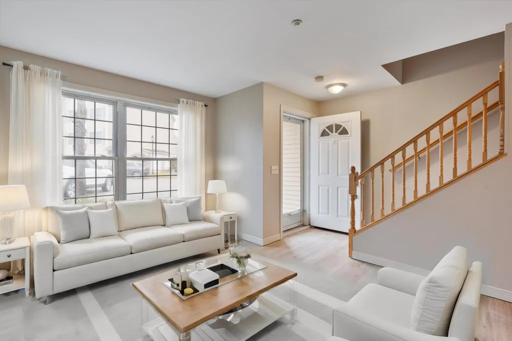 11 Intervale Court Hudson NH 03051