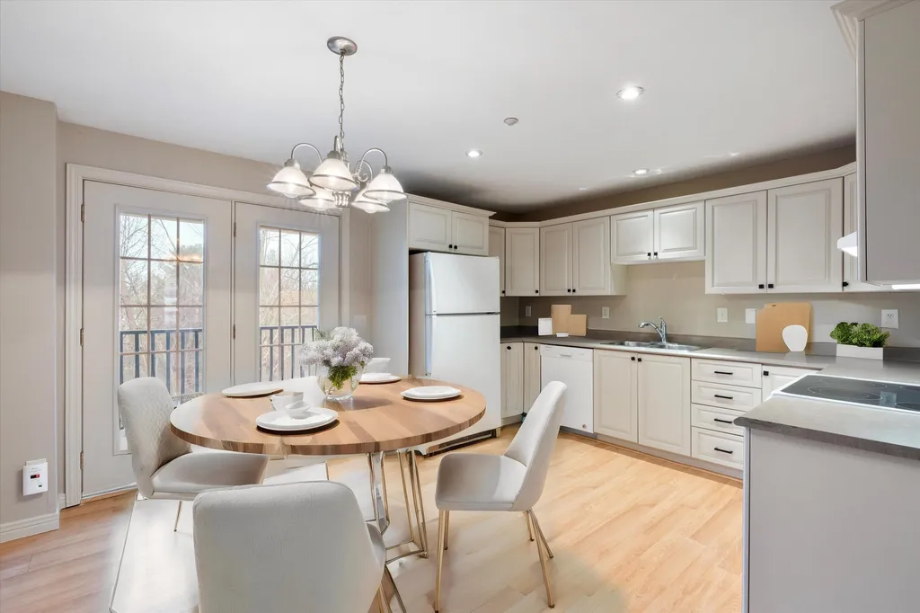 11 Intervale Court Hudson NH 03051