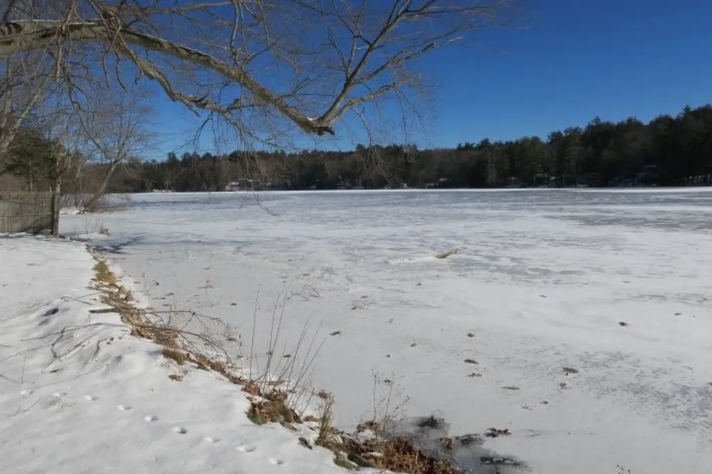 22 Newman Drive Northwood NH 03261
