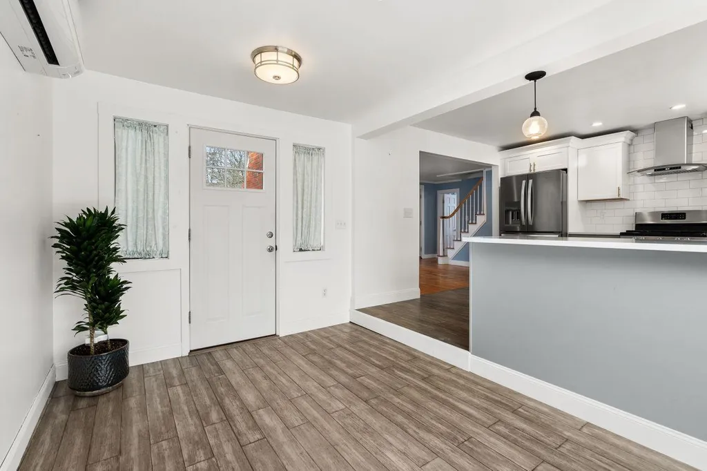 13 Douglass Way Exeter NH 03833