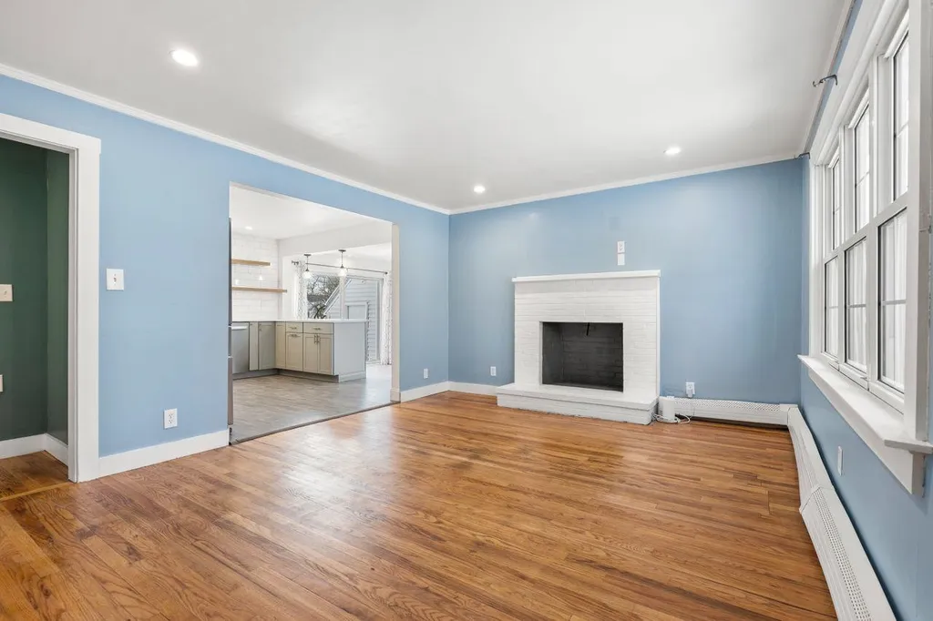 13 Douglass Way Exeter NH 03833
