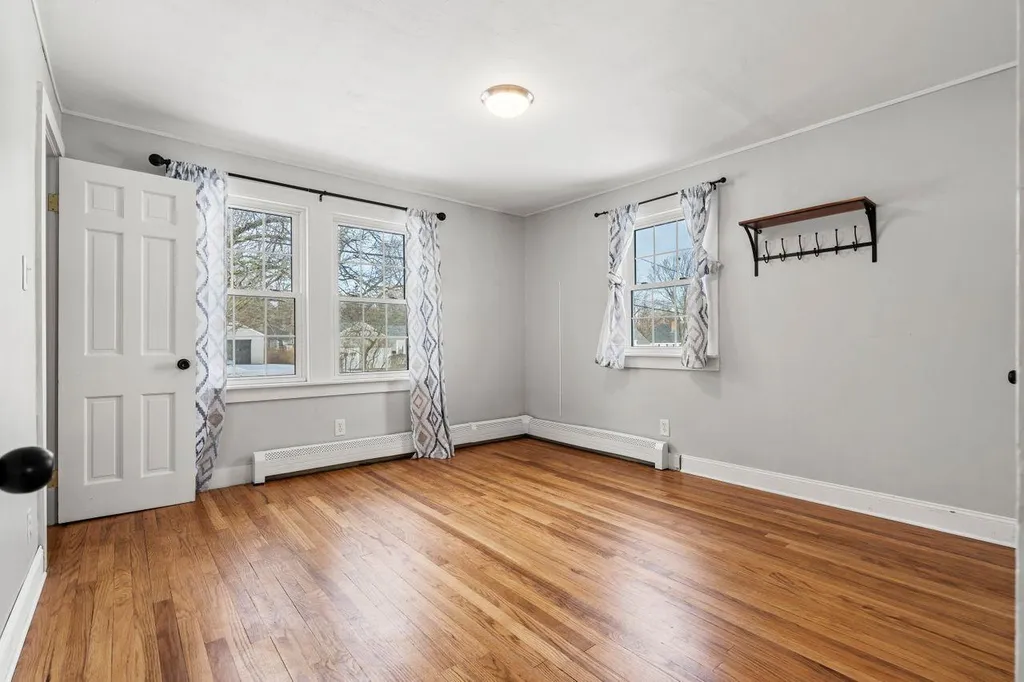 13 Douglass Way Exeter NH 03833