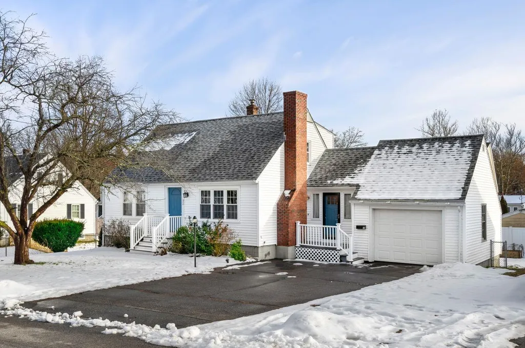 13 Douglass Way Exeter NH 03833