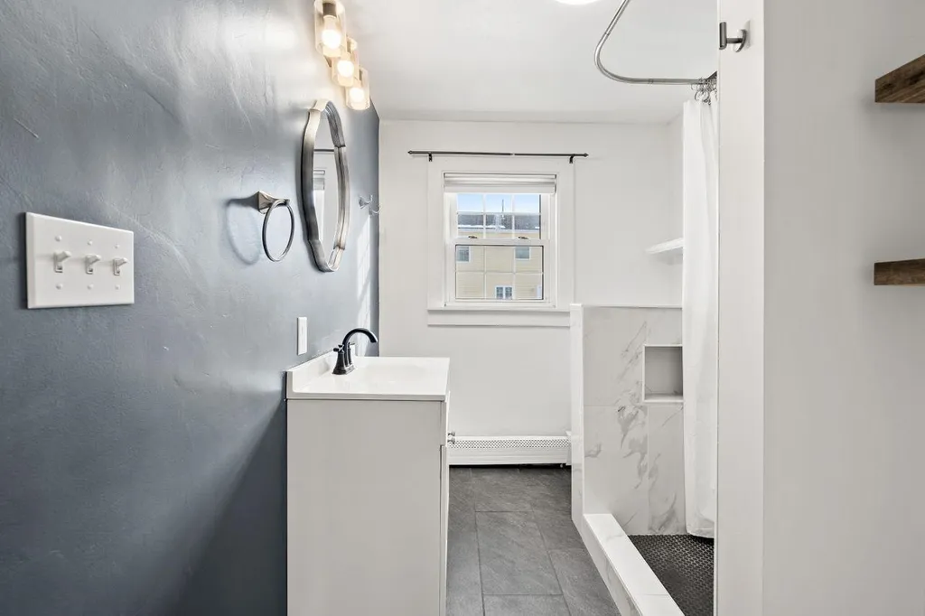 13 Douglass Way Exeter NH 03833