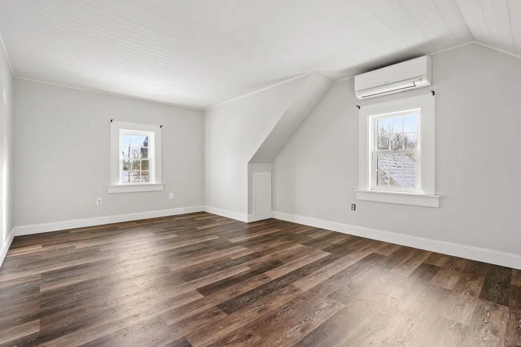 13 Douglass Way Exeter NH 03833