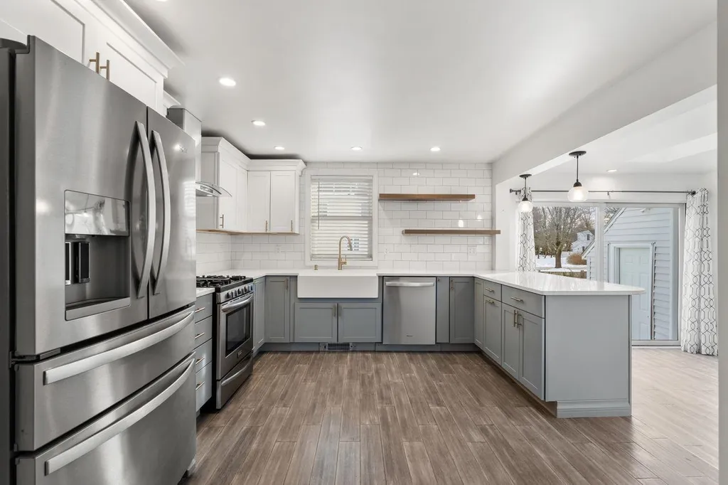 13 Douglass Way Exeter NH 03833