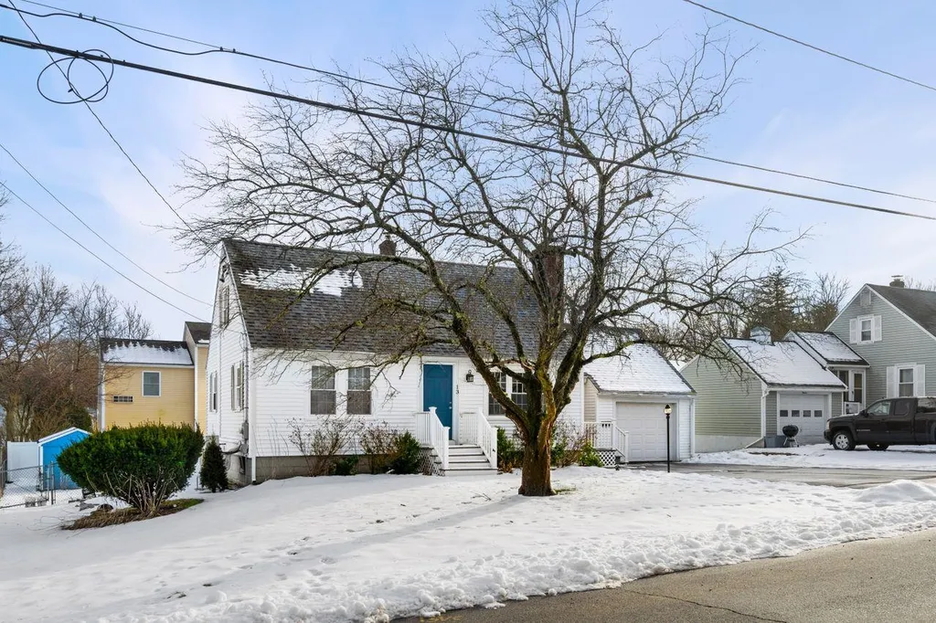 13 Douglass Way Exeter NH 03833