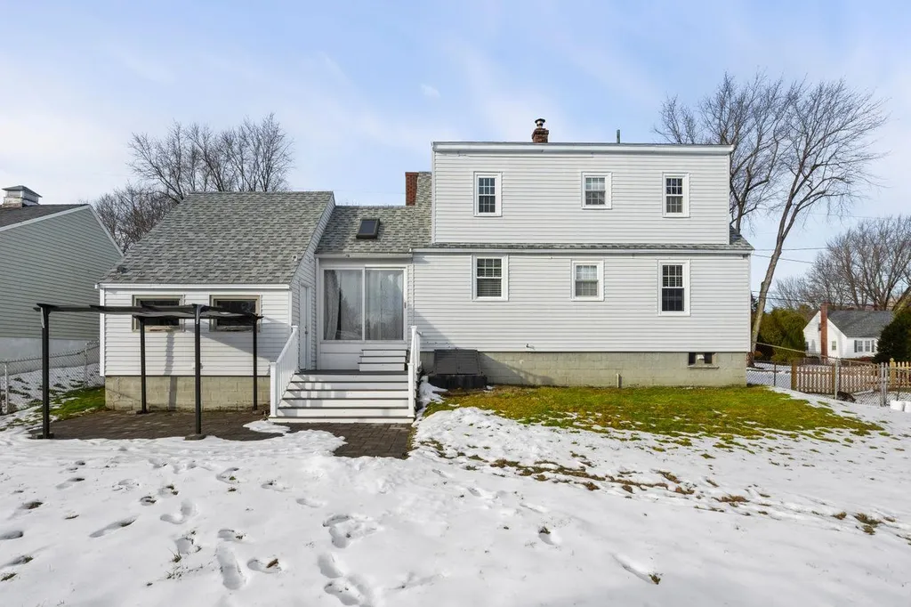 13 Douglass Way Exeter NH 03833