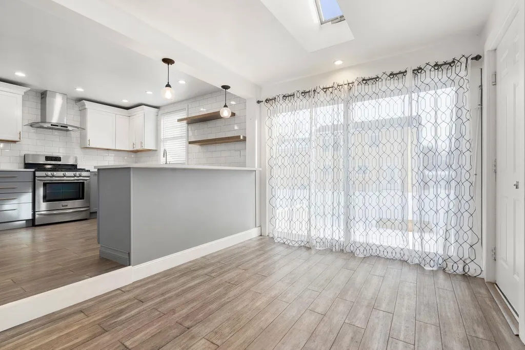 13 Douglass Way Exeter NH 03833