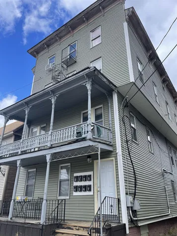 12 Winter Street Laconia NH 03246-3129