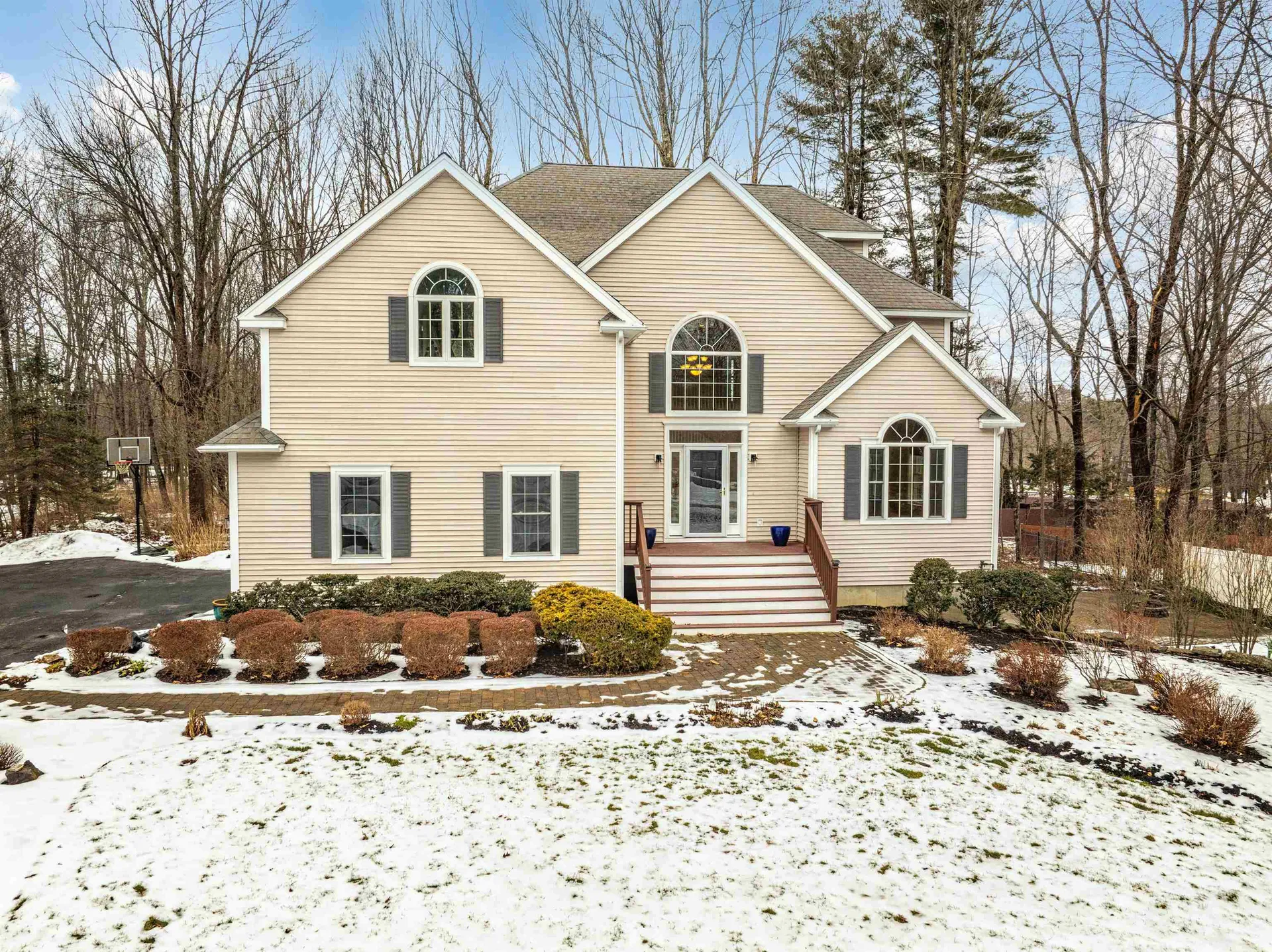 22 Waterloo Circle Dover NH 03820