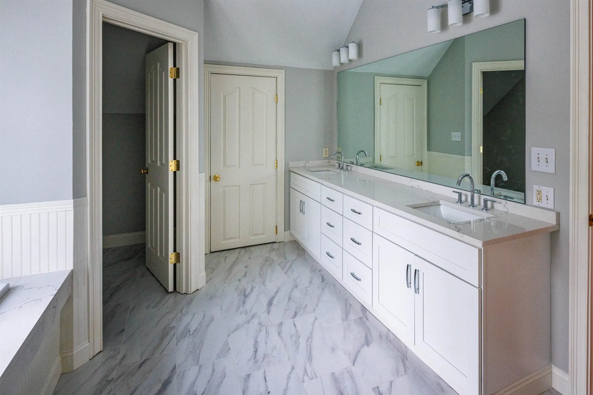 22 Waterloo Circle Dover NH 03820