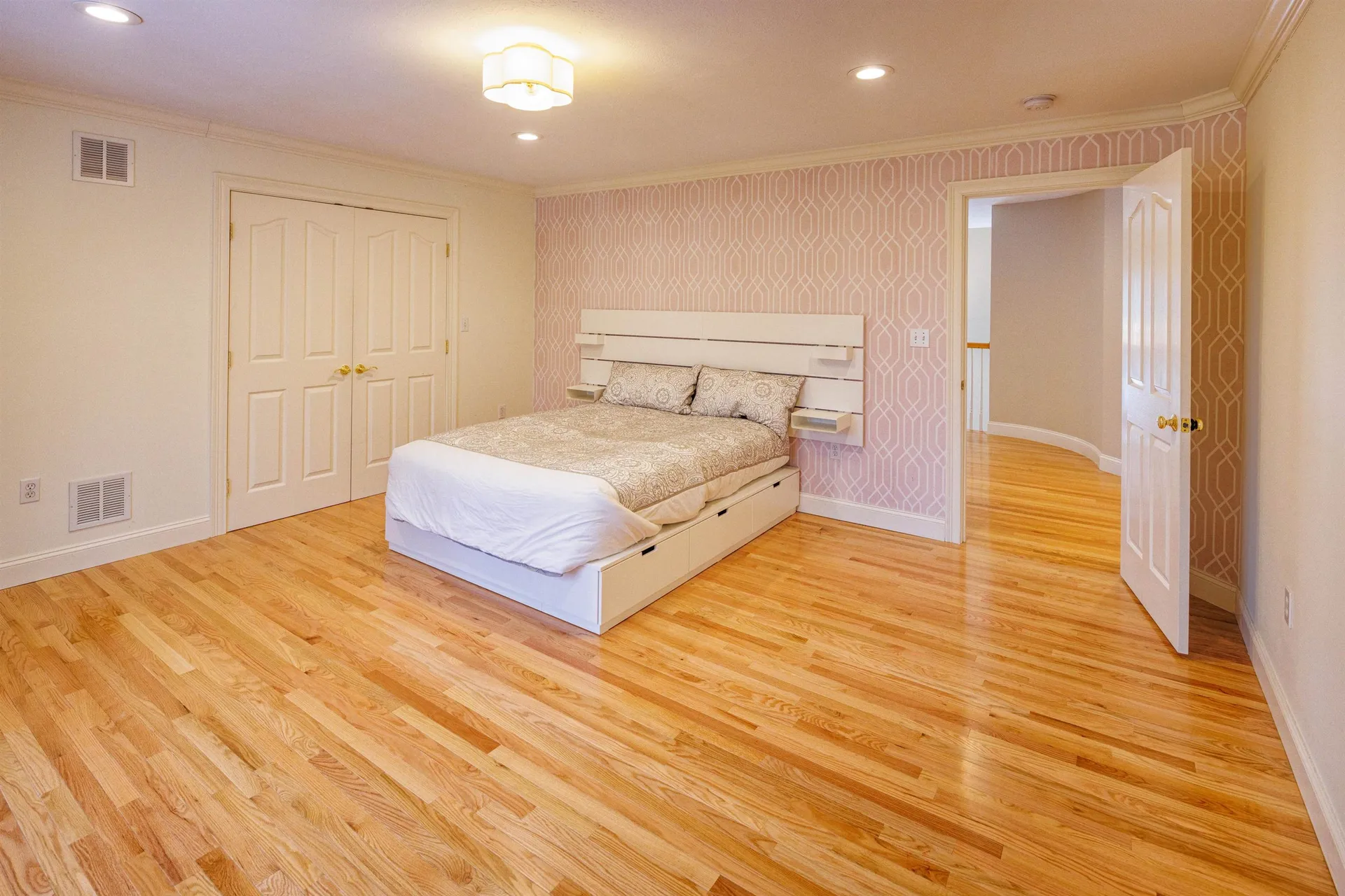 22 Waterloo Circle Dover NH 03820