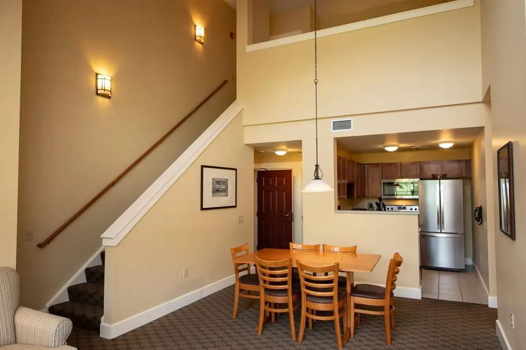 444/446 Qtr. I V Jackson Gore Inn Ludlow VT 05149