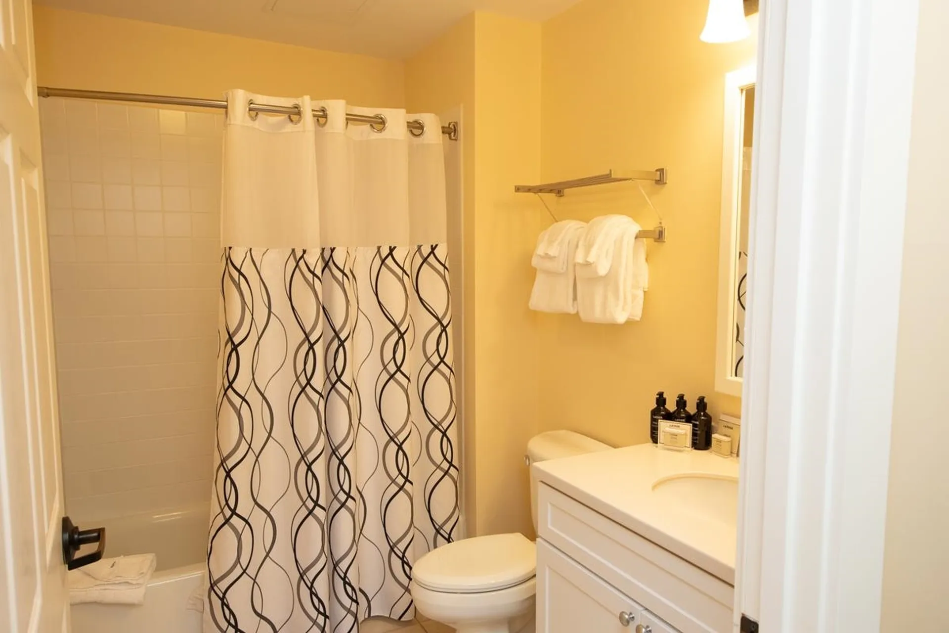 444/446 Qtr. I V Jackson Gore Inn Ludlow VT 05149