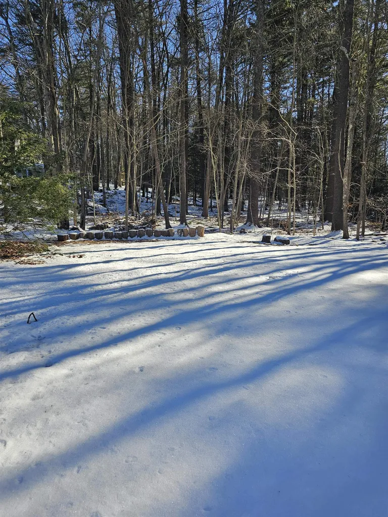 4 Governors Drive Raymond NH 03077