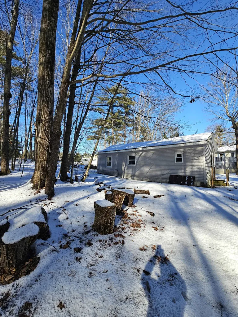 4 Governors Drive Raymond NH 03077