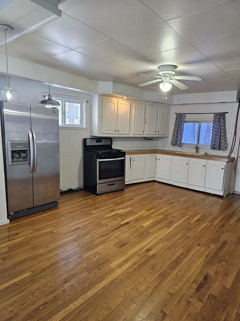 4 Governors Drive Raymond NH 03077