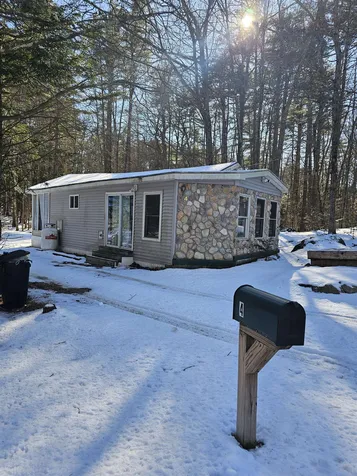 4 Governors Drive Raymond NH 03077