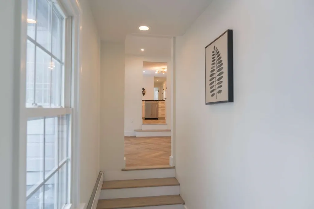 64 Hovey Road Londonderry NH 03053