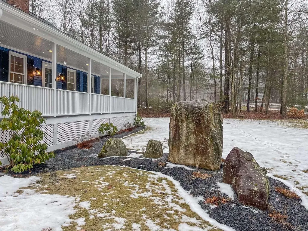 64 Hovey Road Londonderry NH 03053