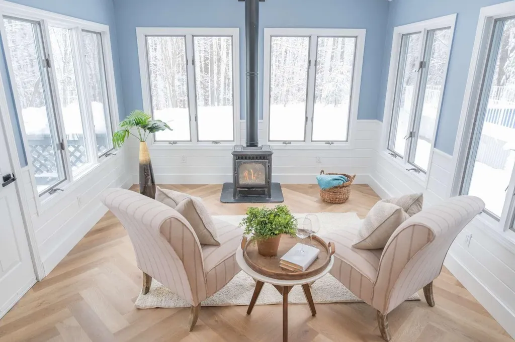 64 Hovey Road Londonderry NH 03053