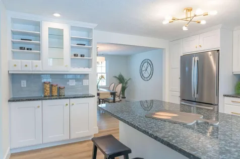 64 Hovey Road Londonderry NH 03053