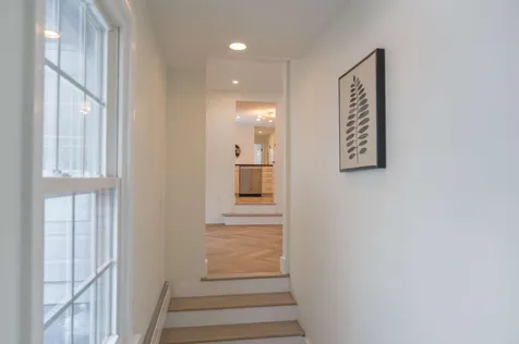 64 Hovey Road Londonderry NH 03053