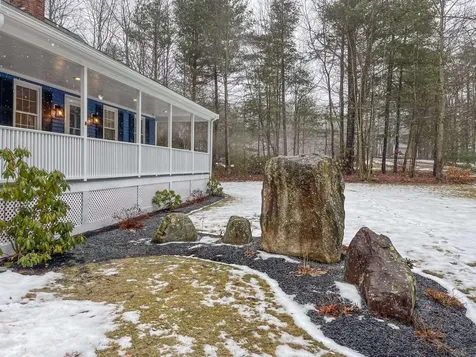 64 Hovey Road Londonderry NH 03053