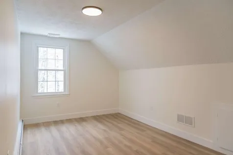64 Hovey Road Londonderry NH 03053