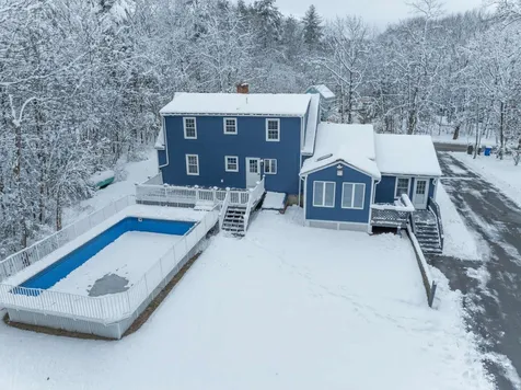 64 Hovey Road Londonderry NH 03053