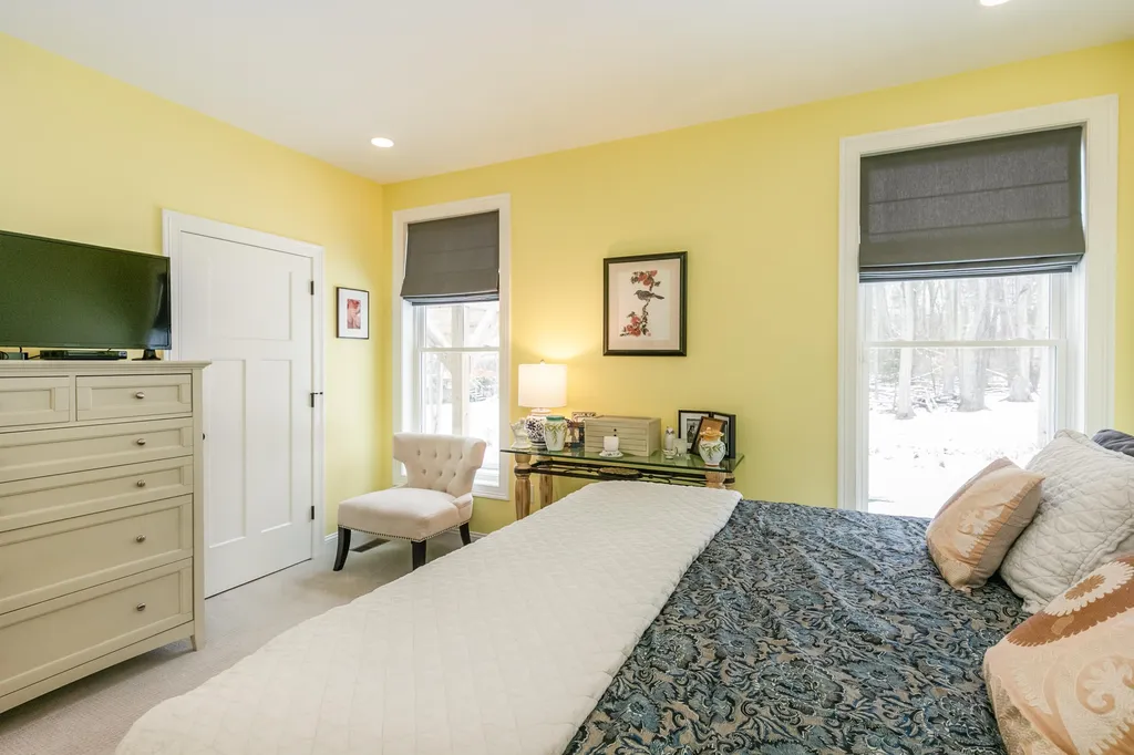 10 Beaumont Drive Dover NH 03820